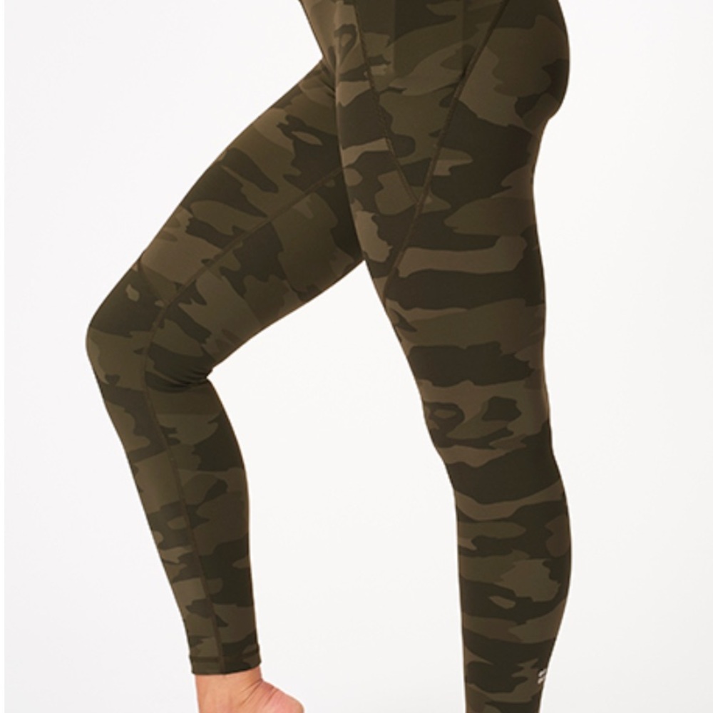 NWOT SWEATY BETTY POWER LEGGINGS 7/8 XXS CAMOUFLAGE